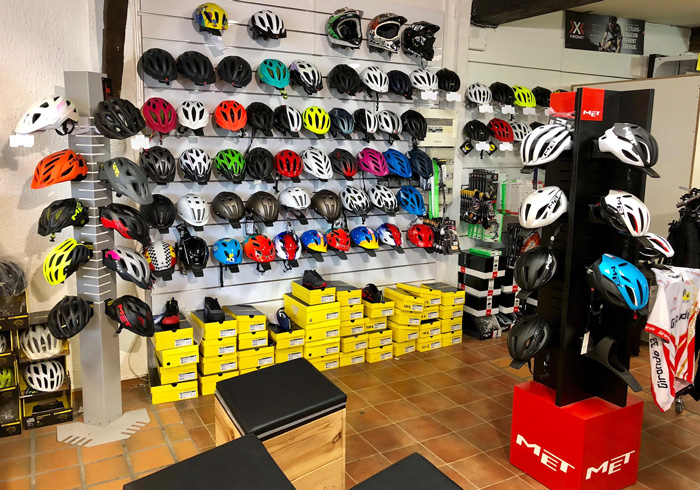 cycle, cycles et nature : magasin de vente et de reparation de velo a bordeaux, casques met