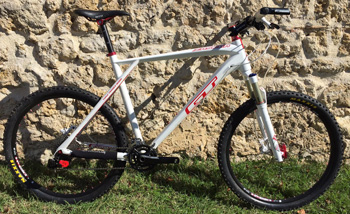 cycles et nature : magasin de vente et de reparation de velo a bordeaux, GT Zascar carbone White 26'' 2012 occasion