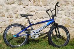 cycle, cycles et nature : magasin de vente et de reparation de velo a bordeaux, bmx one taille pro, occasion