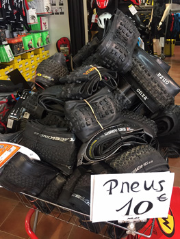 cycles et nature : magasin de vente et de reparation de velo a bordeaux, Pneus 10 EUROS