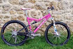 cycle, cycles et nature : magasin de vente et de reparation de velo a bordeaux, yeti alloy pink, hope x2 pink girly