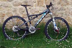 cycle, cycles et nature : magasin de vente et de reparation de velo a bordeaux, vtt yeti asr5  carbone